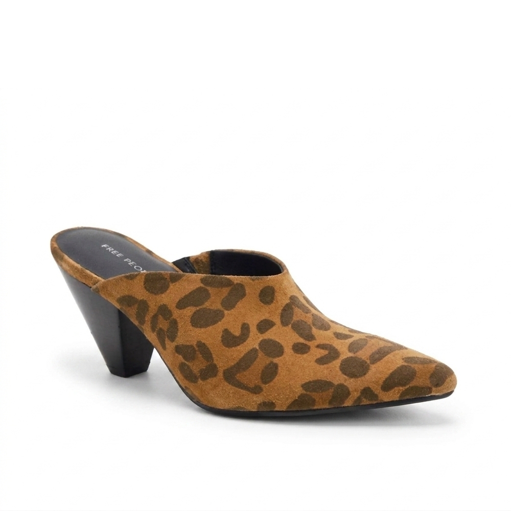 NEW FREE PEOPLE women's stellar mule in spotted leopard